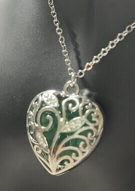 Necklace 22” 925 Sterling Silver Pendant Heart With Green And Silver Overlay